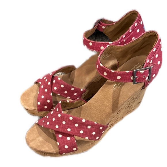 Polka Dot Wedge Sandals - Red and White Tom’s Women’s heel pin up style women - Picture 6 of 6